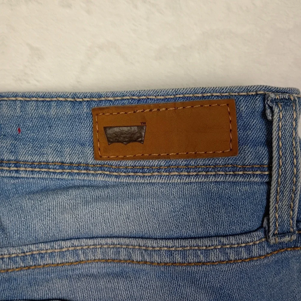 Levis Honestly Made Womens Light Wash Raw Hem Denim Shorts Size 1 Low Rise‎